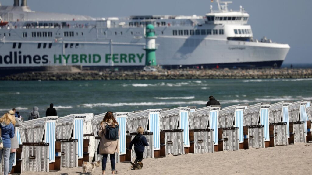 Ostsee: Mutter und Kind über Bord